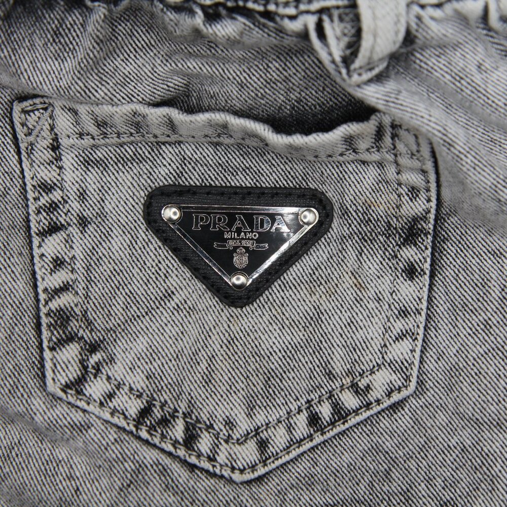 Red Prada Triangle Patch/Croc Charm - Picture 9 of 9